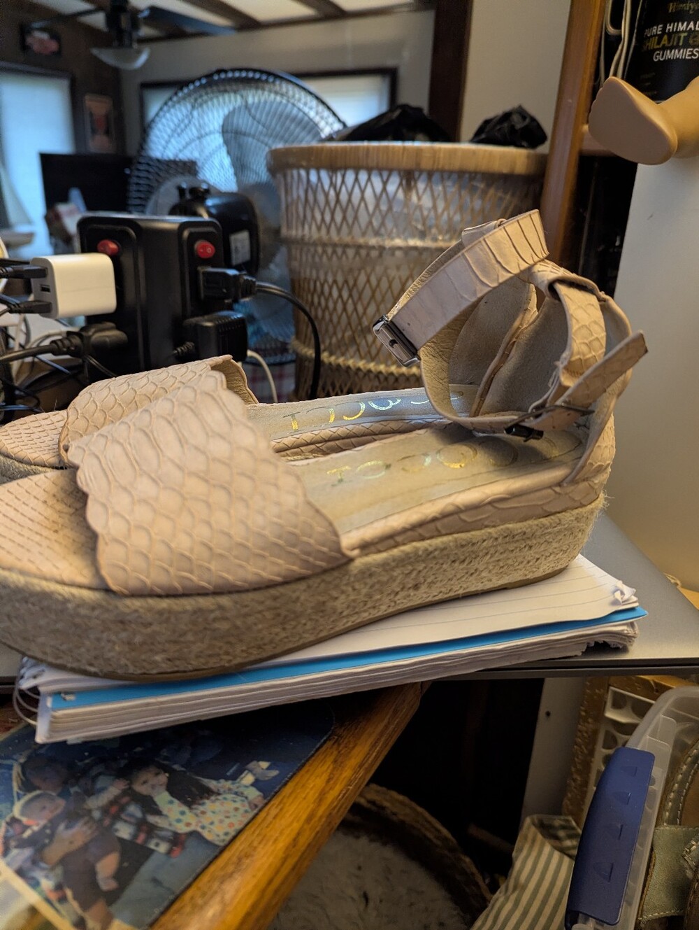 Women's Ccocci Evelyn Pink Snake Print Espadrilles Sandals Sz 8.5 Fits Like 9